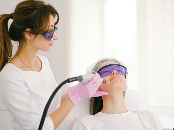 Low-Level Laser Therapy (LLLT) hairline definition (3)
