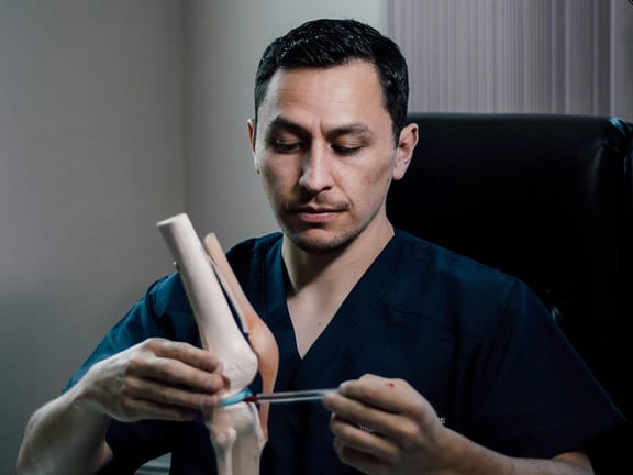 Joint Pain hairline definition (60)